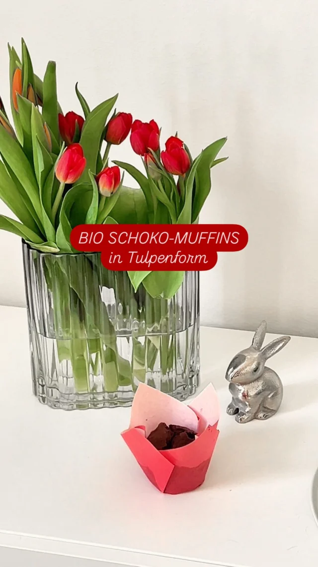 Wir lieben Tulpen ... und wir lieben Muffins! 🌷🧁
Also dachten wir uns, backen wir doch Tulpen-Muffins! Unsere NUSSYY® BIO SCHOKO-MUFFIN Backmischung und diese süßen Tulpen Förmchen von @spar_oesterreich sind einfach das perfekte Match. Was meint ihr? Die Muffins sind außerdem ruckzuck zubereit und natürlich ohne Zuckerzusatz!

#NUSSYY #BIO #vegan #veganleben #backenmitkindern #veganbacken