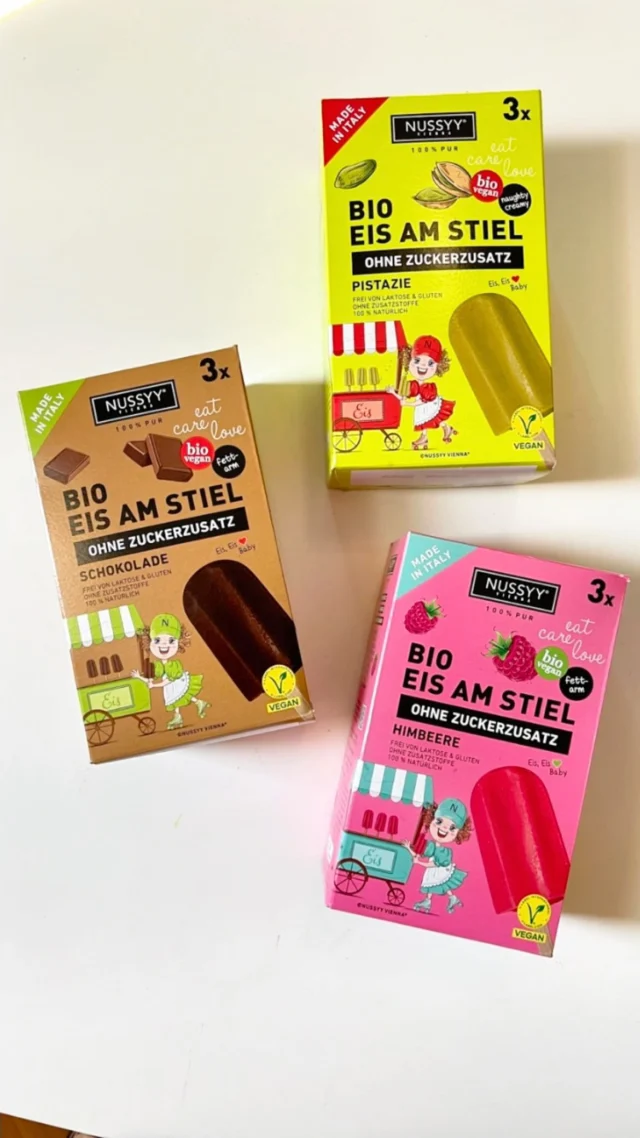 Eis, Eis, Baby!
Unser NUSSYY® BIO EIS AM STIEL kommt ganz ohne Zuckerzusatz aus – aber mit umso mehr Geschmack!
Ob Himbeere, Schokolade oder Pistazie – da ist für jeden was zum Dahinschmelzen dabei.
Perfekt für heiße Tage, kleine Pausen & große Genussmomente.

So schmeckt Sommer – auf die NUSSYY® Art!

#NUSSYY #BIO #bioeis #sommerliebe